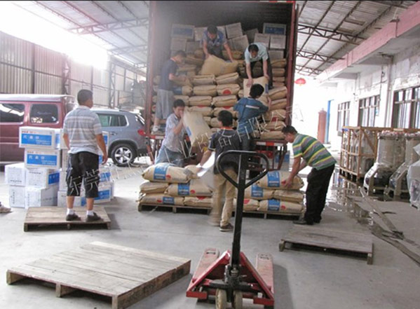 杰凱優質PP原材料下車中